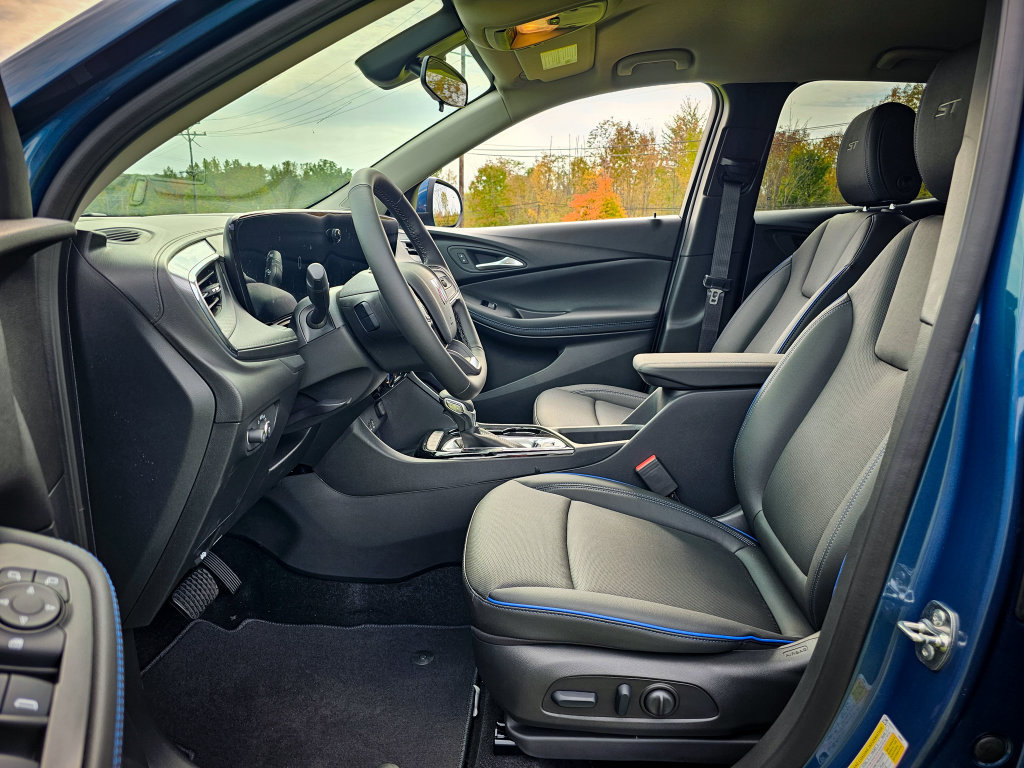 New 2026 Buick Encore GX Sport Touring AWD/4WD image 12