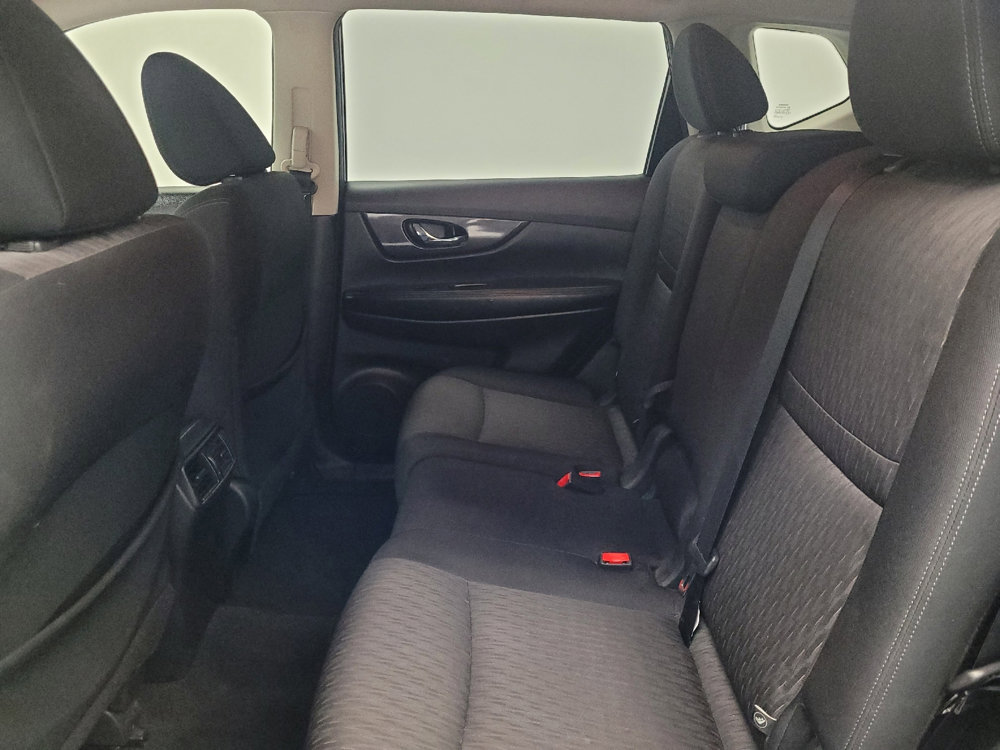 Used 2020 Nissan Rogue SV w/ Premium Package image 18