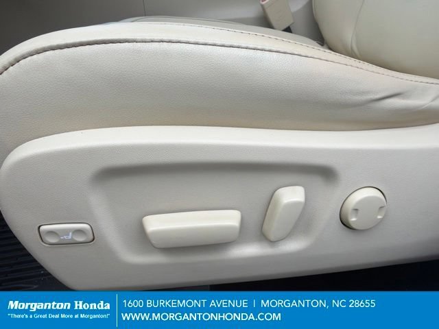 Used 2018 Toyota Highlander XLE FWD image 17
