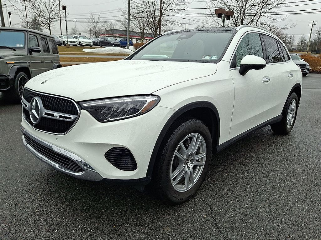 Used 2023 Mercedes-Benz GLC 300 4MATIC image 6