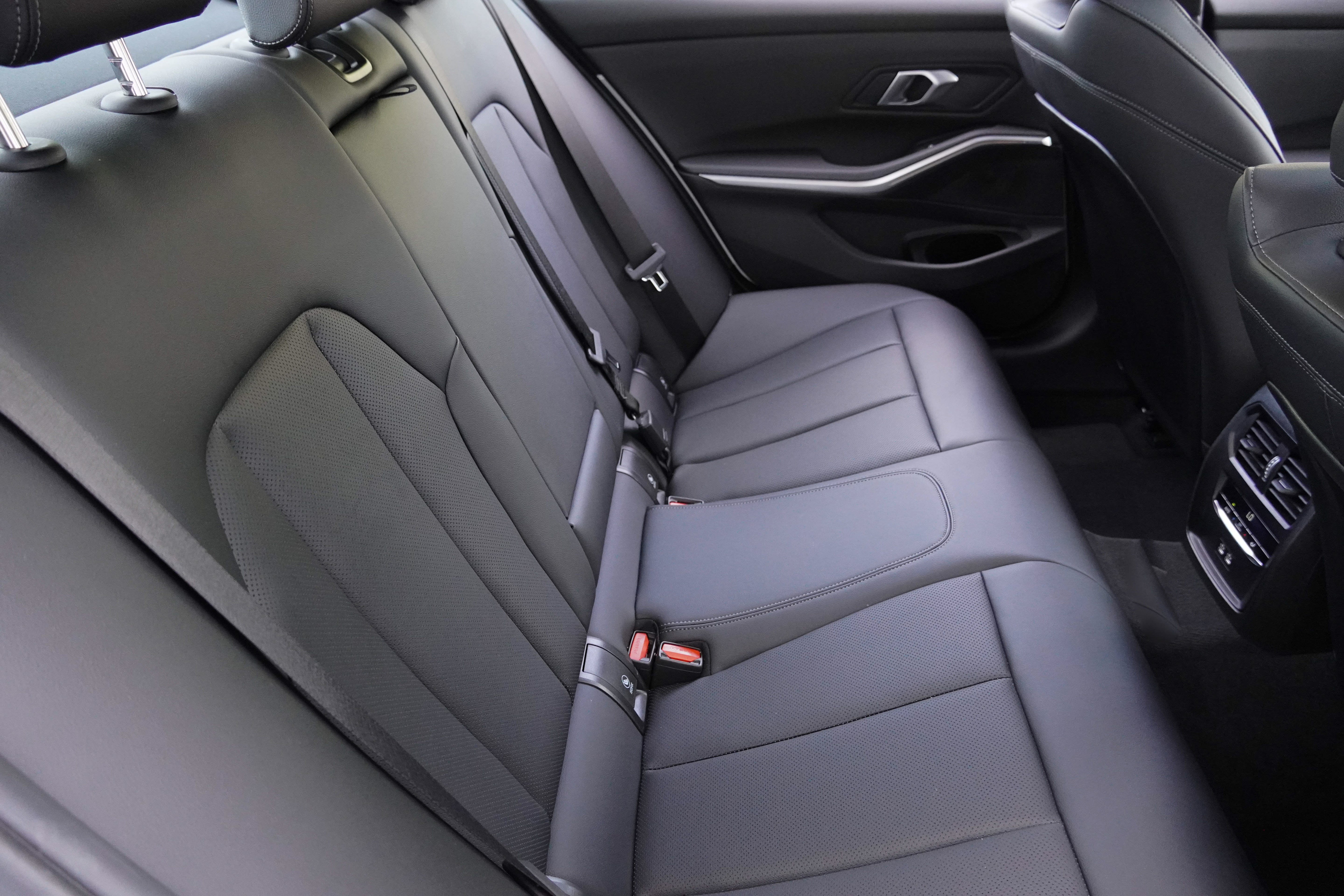 Used 2025 BMW 330i Sedan RWD image 35