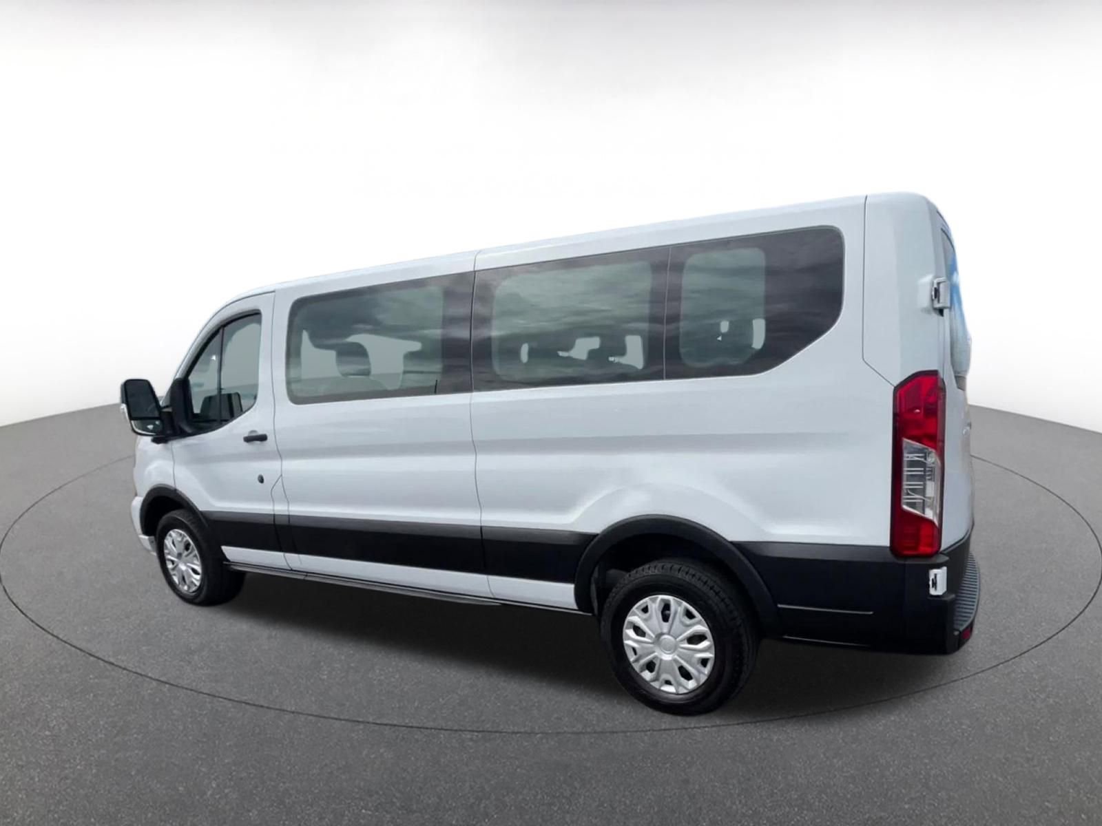 Used 2023 Ford Transit 350 XLT image 10