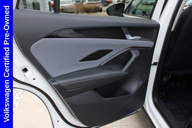 Used 2025 Volkswagen Tiguan SE image 26
