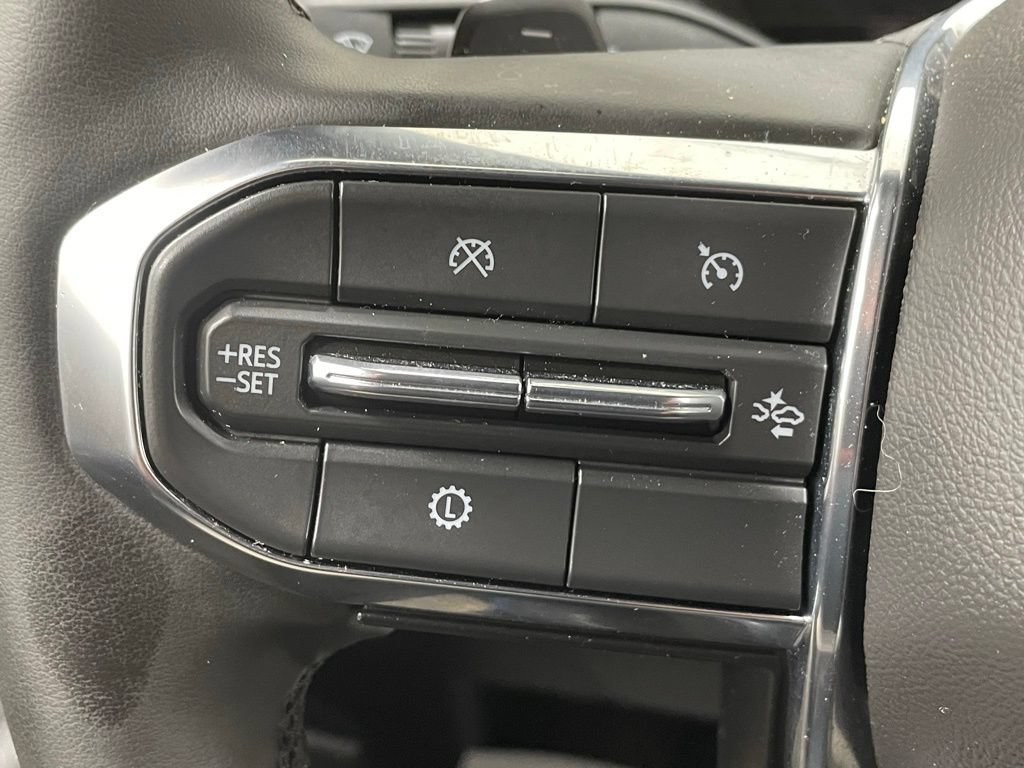Used 2025 GMC Yukon Denali AWD/4WD image 28