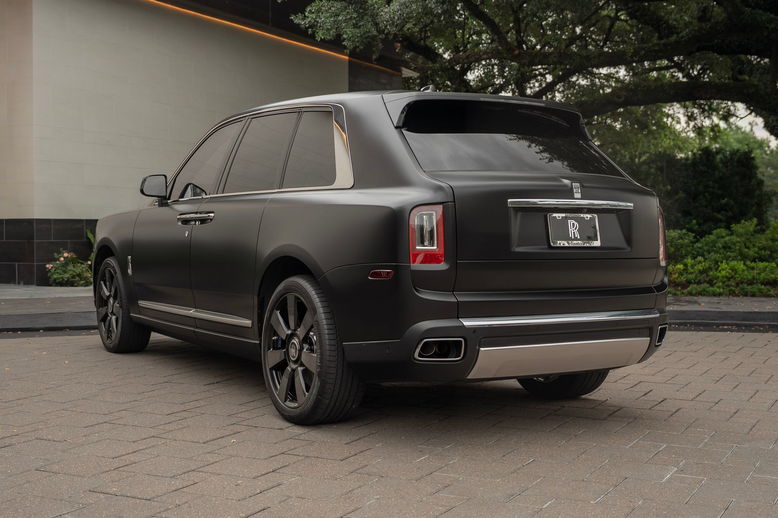 Certified 2023 Rolls-Royce Cullinan AWD/4WD image 16