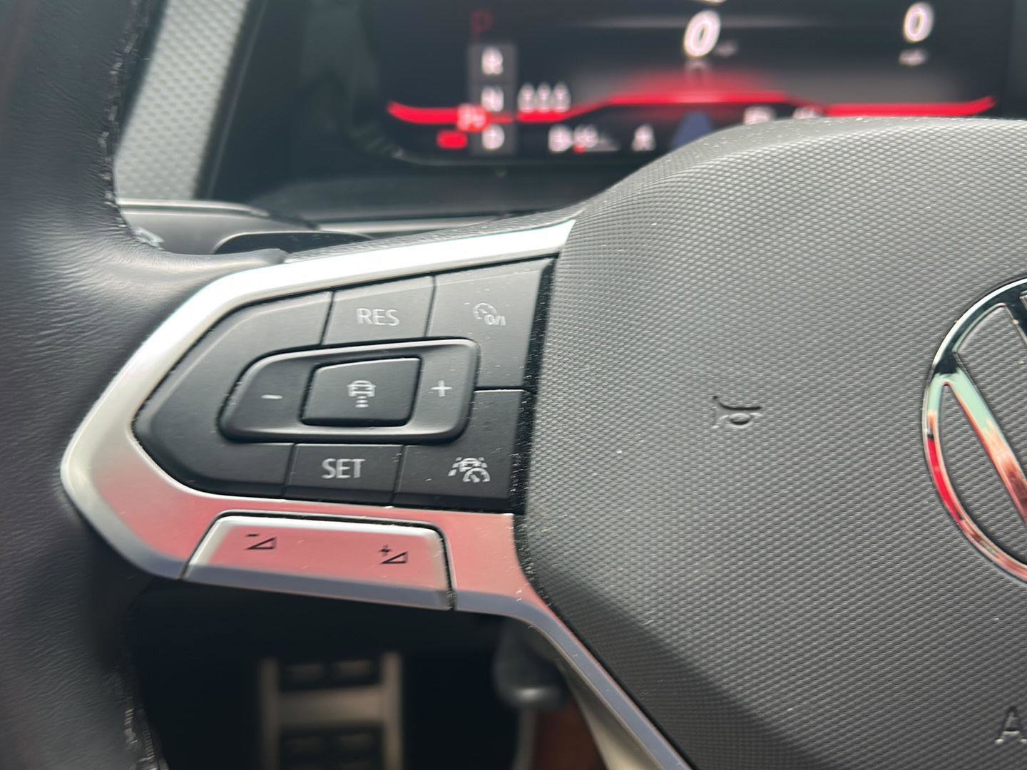 Used 2024 Volkswagen Atlas Cross Sport SEL R-Line image 10