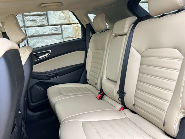 Used 2024 Ford Edge SEL w/ Convenience Package image 9