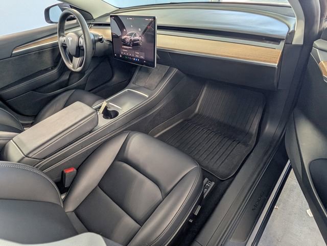 Used 2023 Tesla Model 3 Standard Range image 12