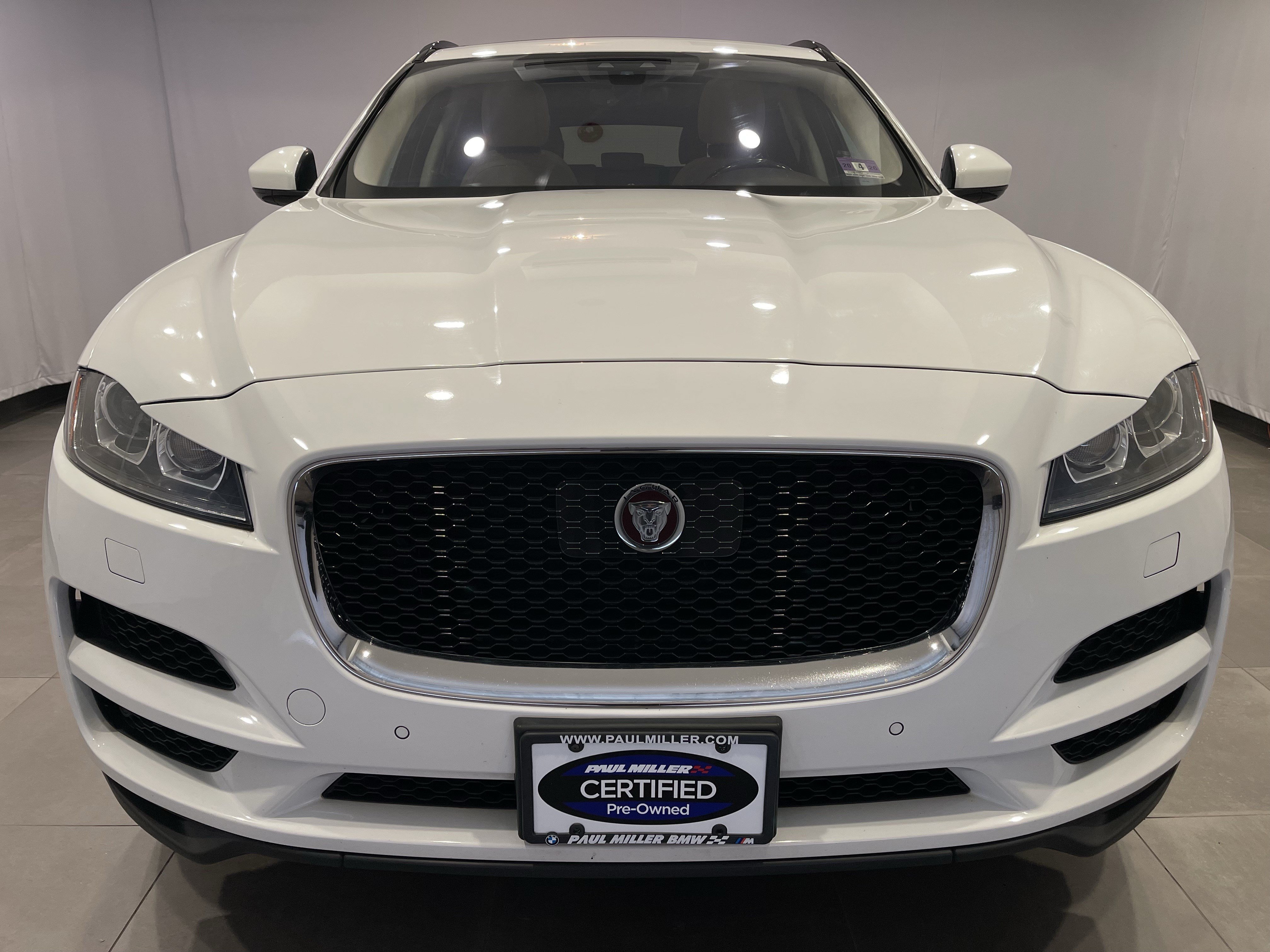 Used 2019 Jaguar F-PACE Prestige AWD/4WD image 2