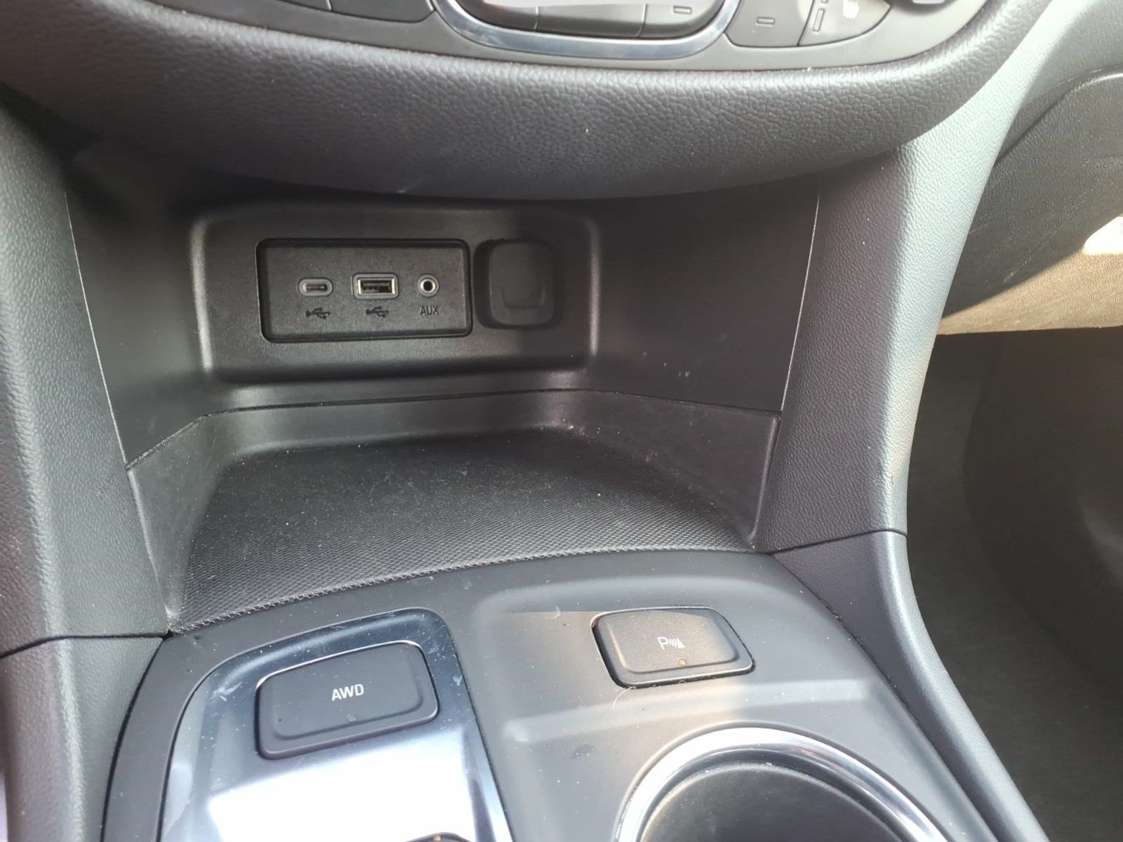Used 2024 Chevrolet Equinox LT w/ LPO, Floor Liner Package AWD/4WD image 20