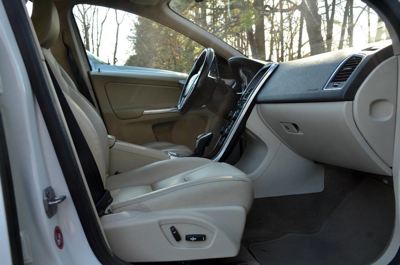 Used 2015 Volvo XC60 3.2 Premier Plus image 11