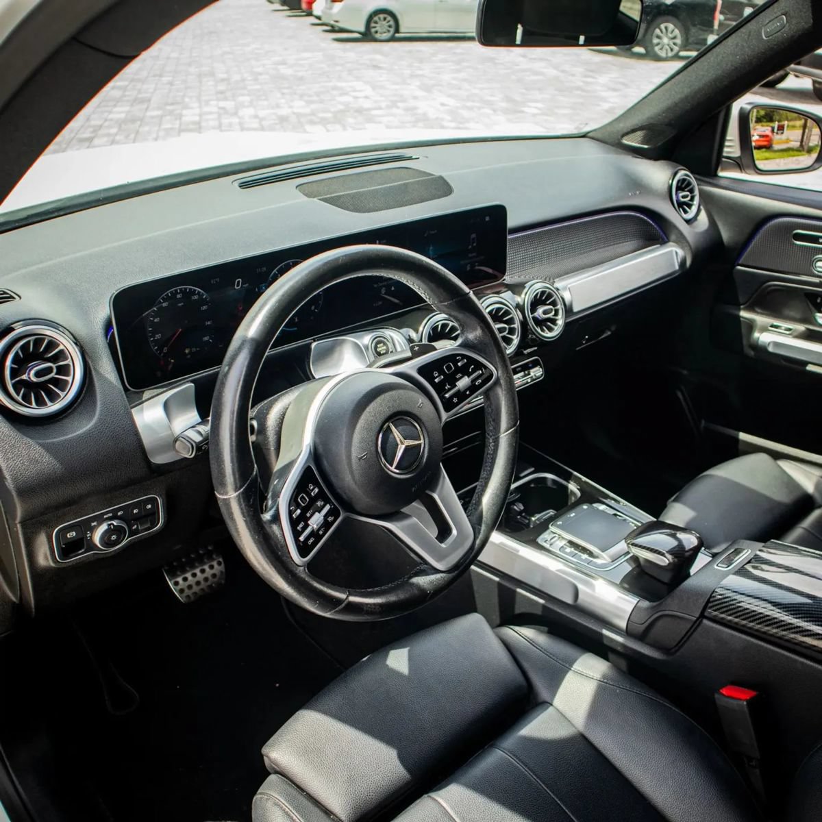 Used 2020 Mercedes-Benz GLB 250 w/ Premium Package image 30