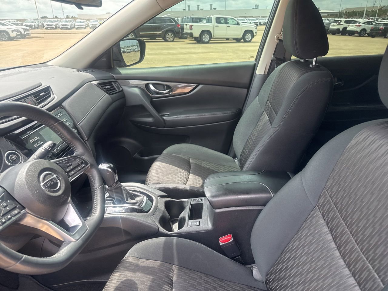 Used 2017 Nissan Rogue SV w/ Midnight Edition FWD image 40