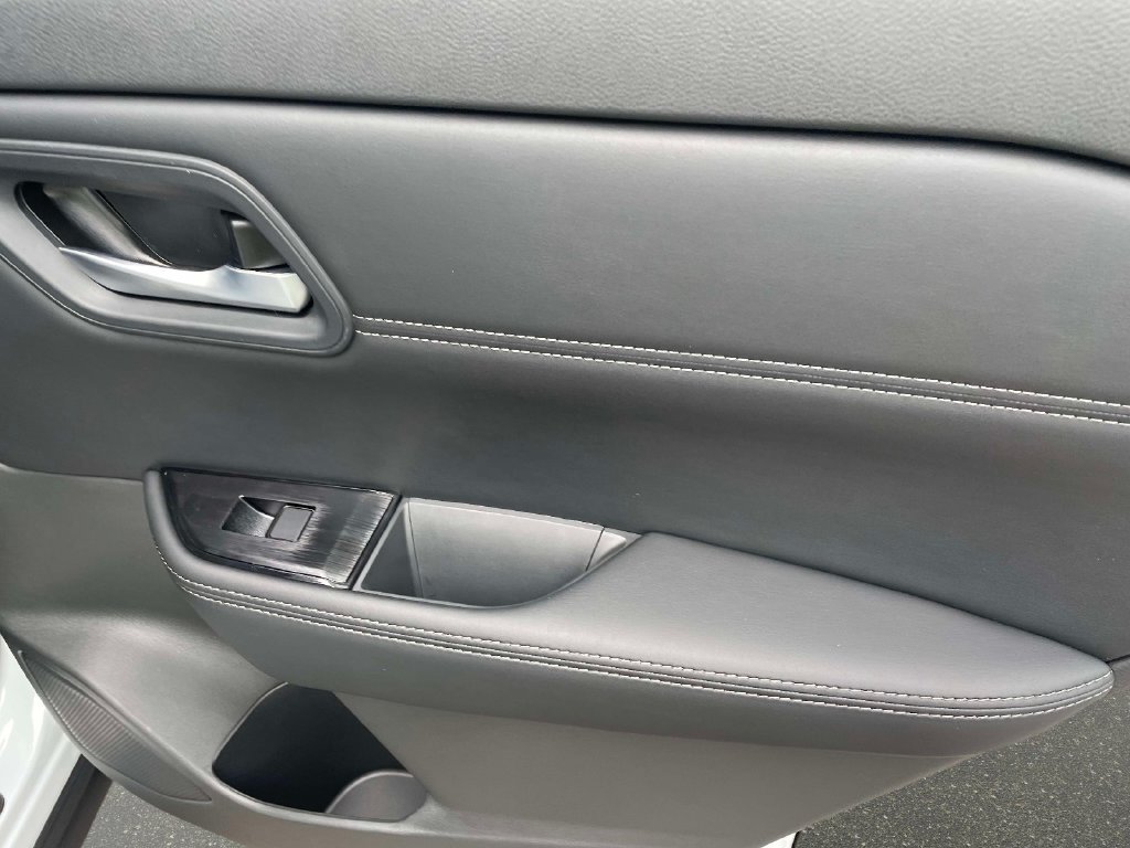 New 2027 Nissan Rogue Dark Armor FWD image 11