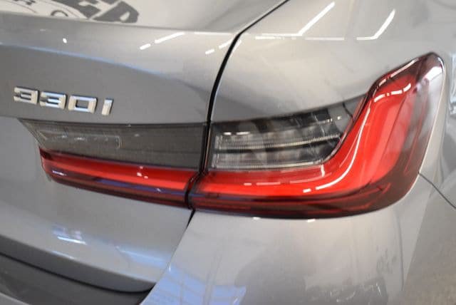 New 2026 BMW 330i xDrive Sedan w/ Convenience Package AWD/4WD image 12