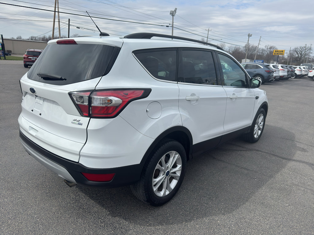 Used 2017 Ford Escape SE w/ Equipment Group 201A image 6