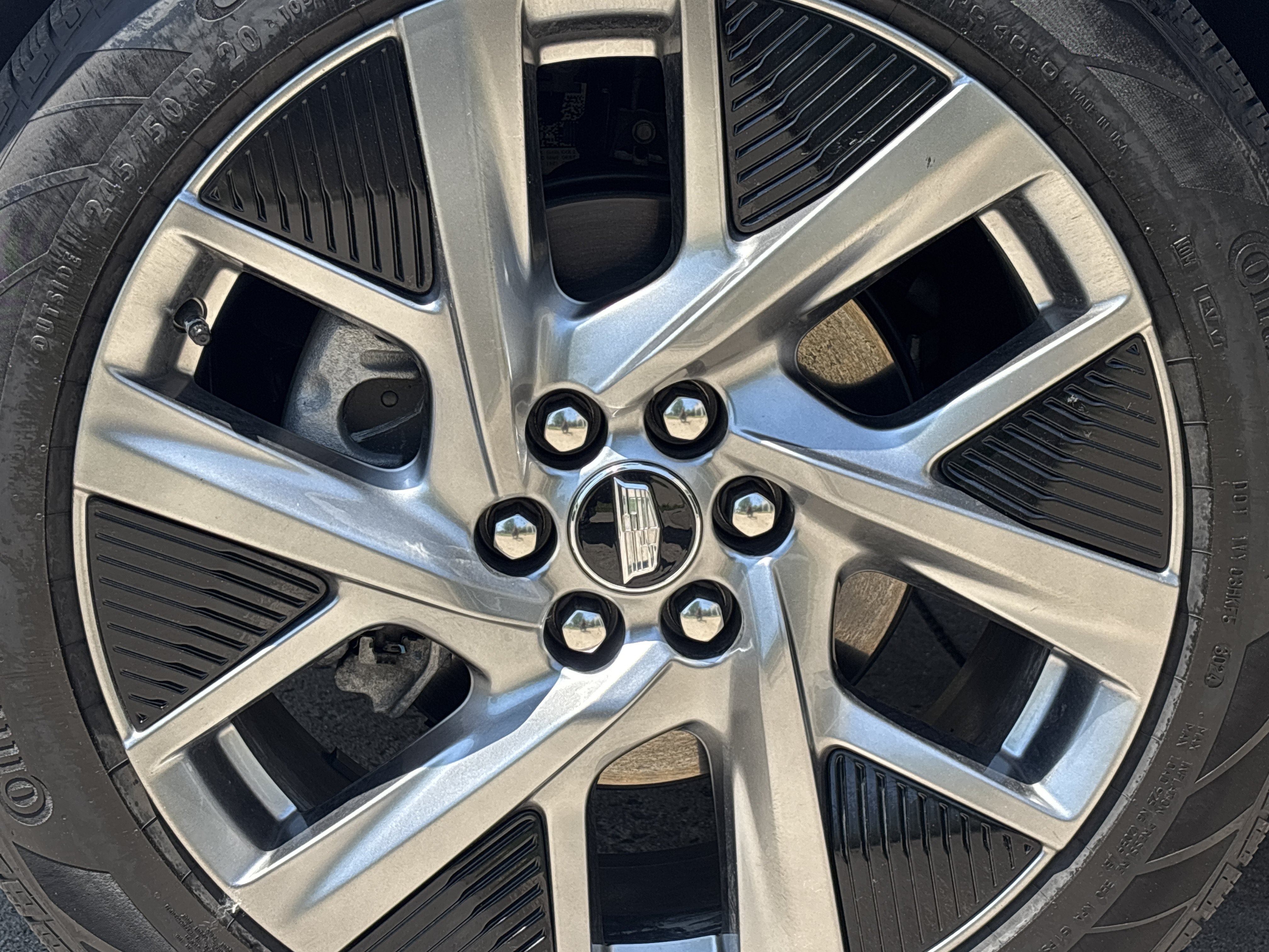 Used 2025 Cadillac Optiq Luxury 2 AWD/4WD image 18