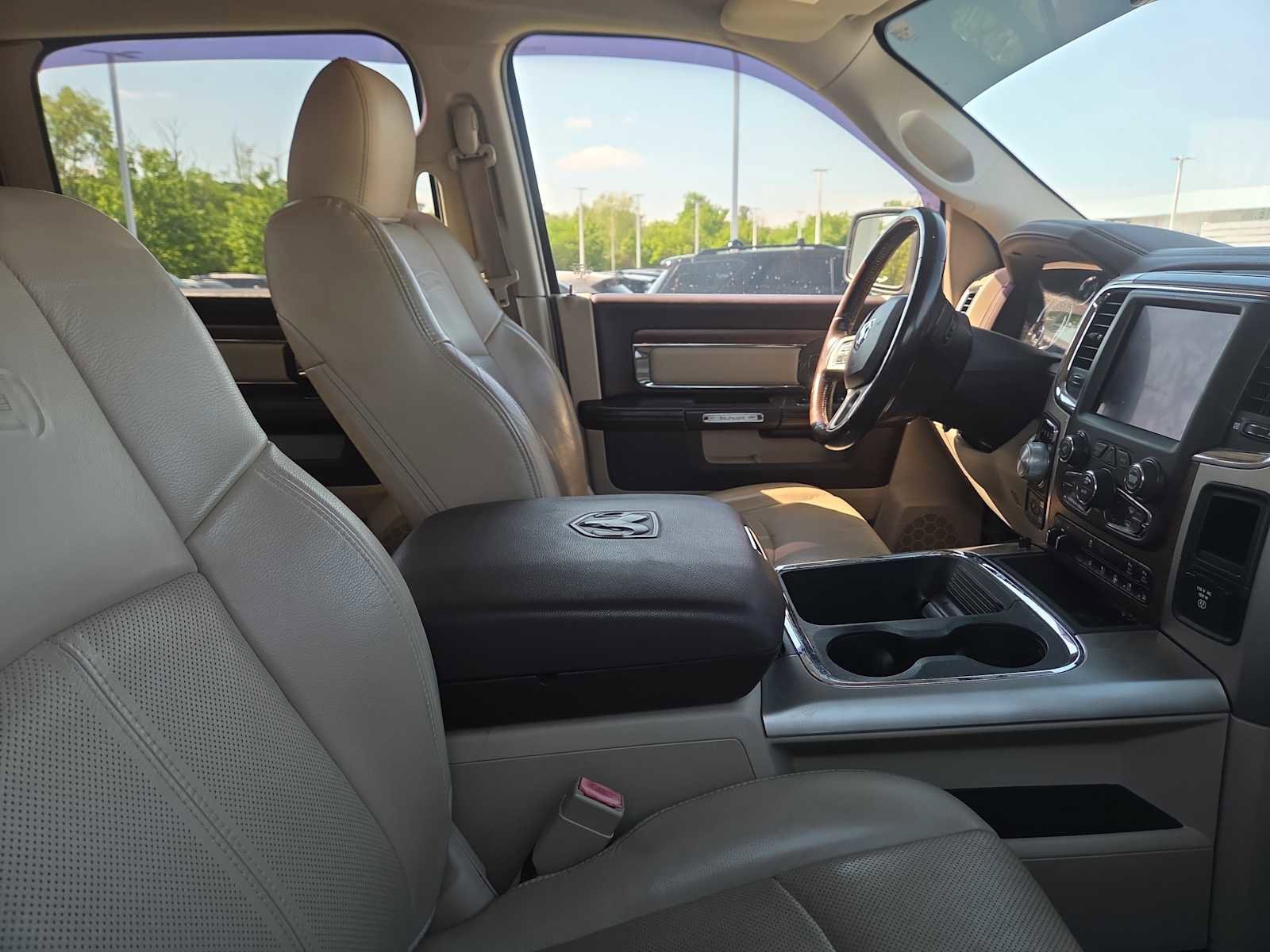 Used 2019 RAM 1500 Laramie w/ Convenience Group AWD/4WD image 4