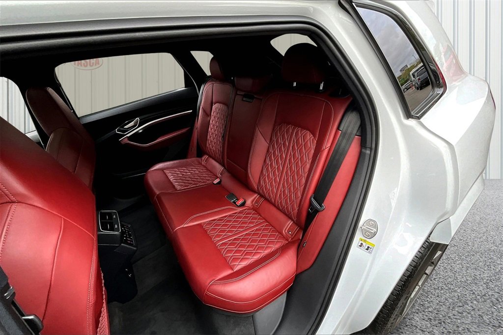 Used 2022 Audi e-tron S Premium Plus w/ 21" Black Optic Package image 22