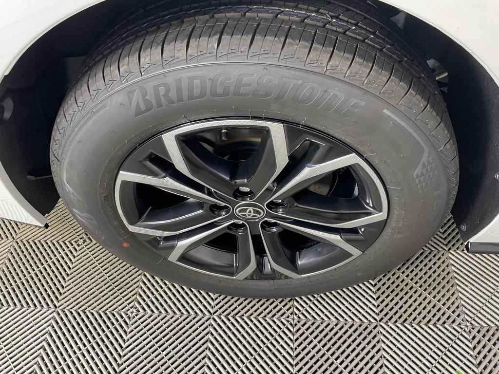 New 2026 Toyota Sienna Platinum AWD/4WD image 9