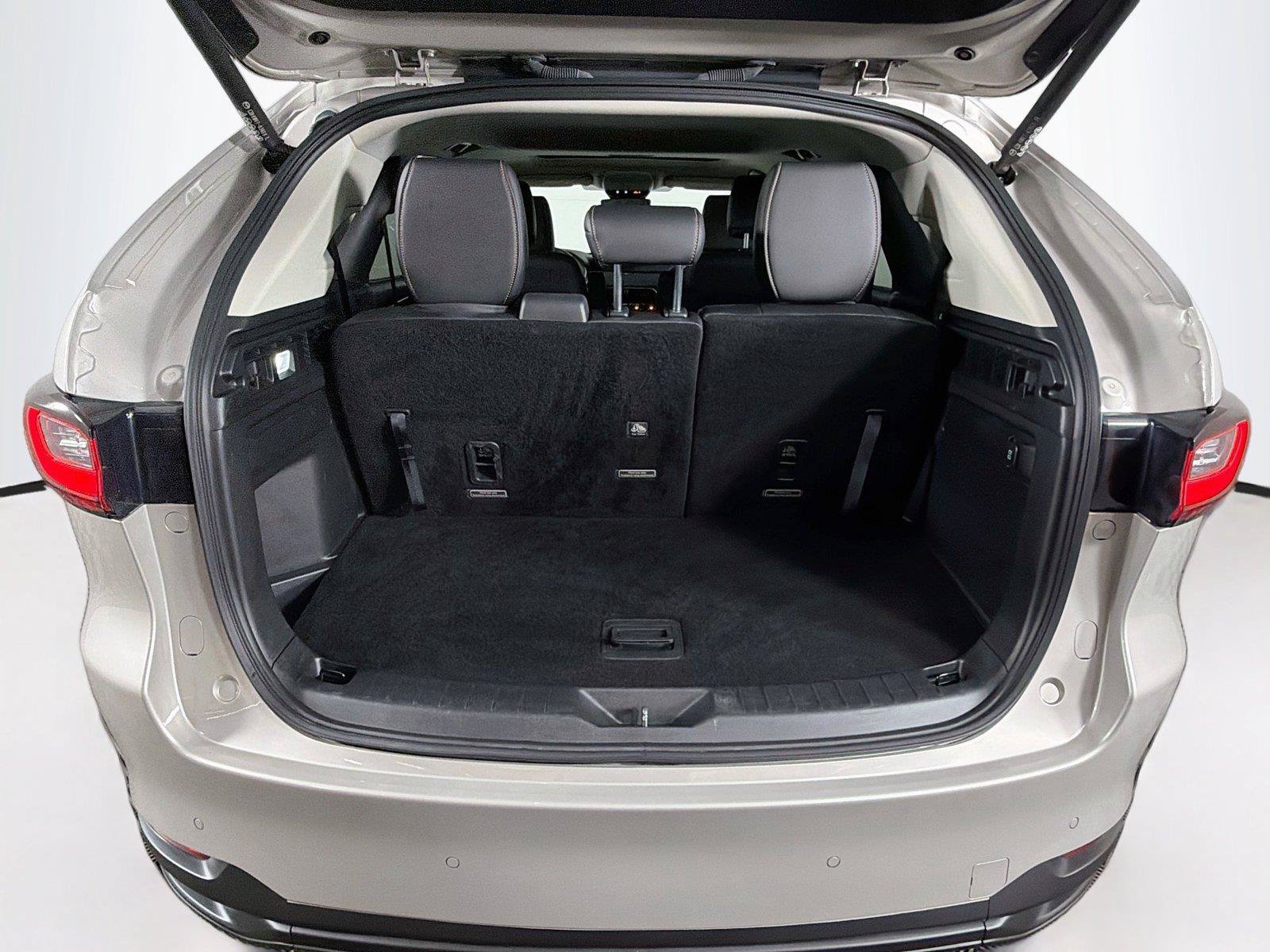 Used 2025 MAZDA CX-90 3.3 Turbo w/ Preferred Package AWD/4WD image 14