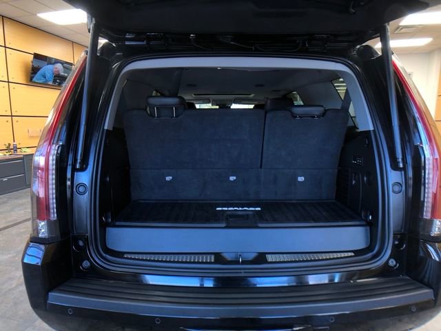 Used 2020 Cadillac Escalade Luxury w/ Escalade Sport Edition image 24