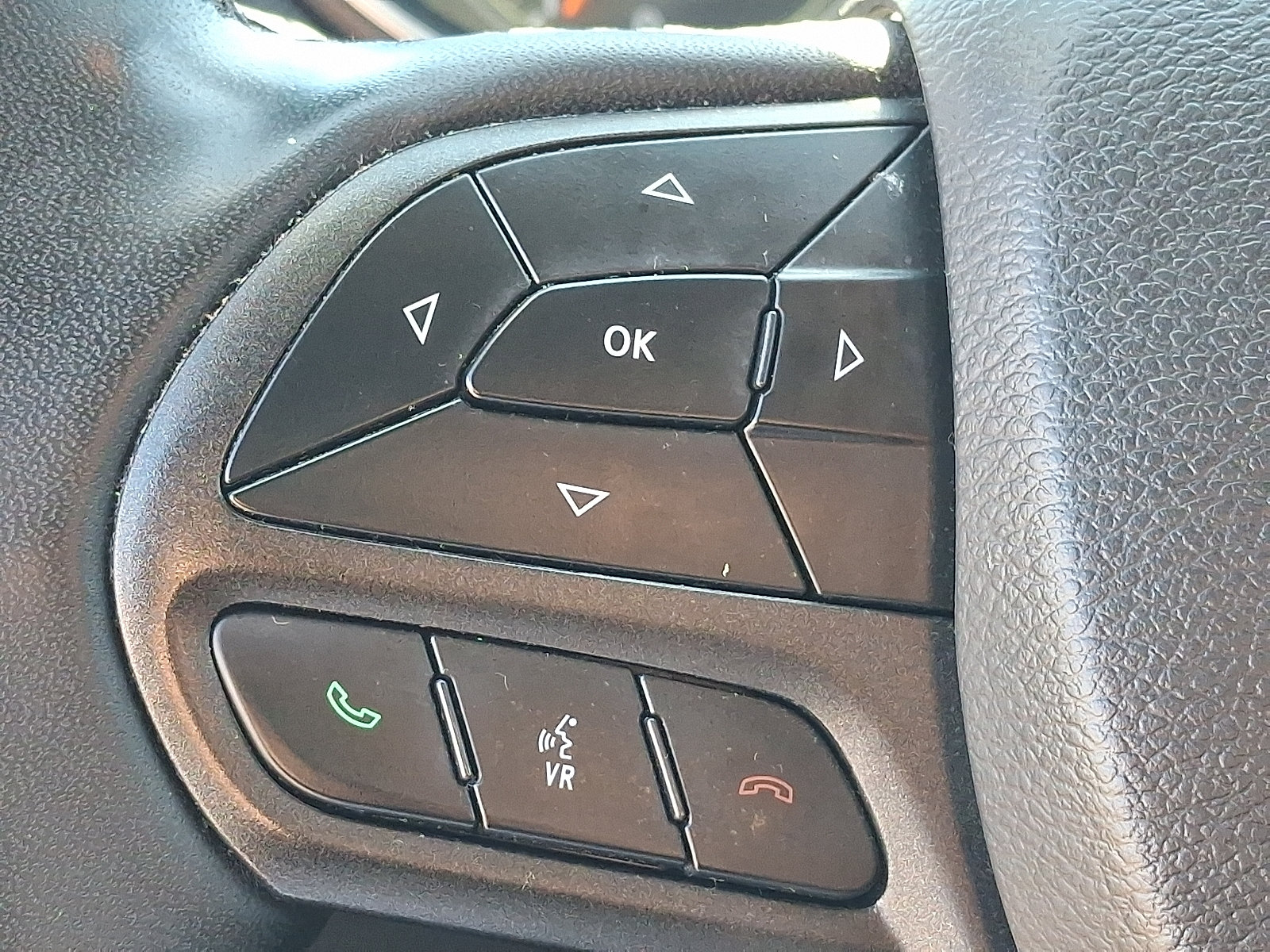 Used 2022 Jeep Cherokee Trailhawk w/ Comfort/Convenience Group AWD/4WD image 21