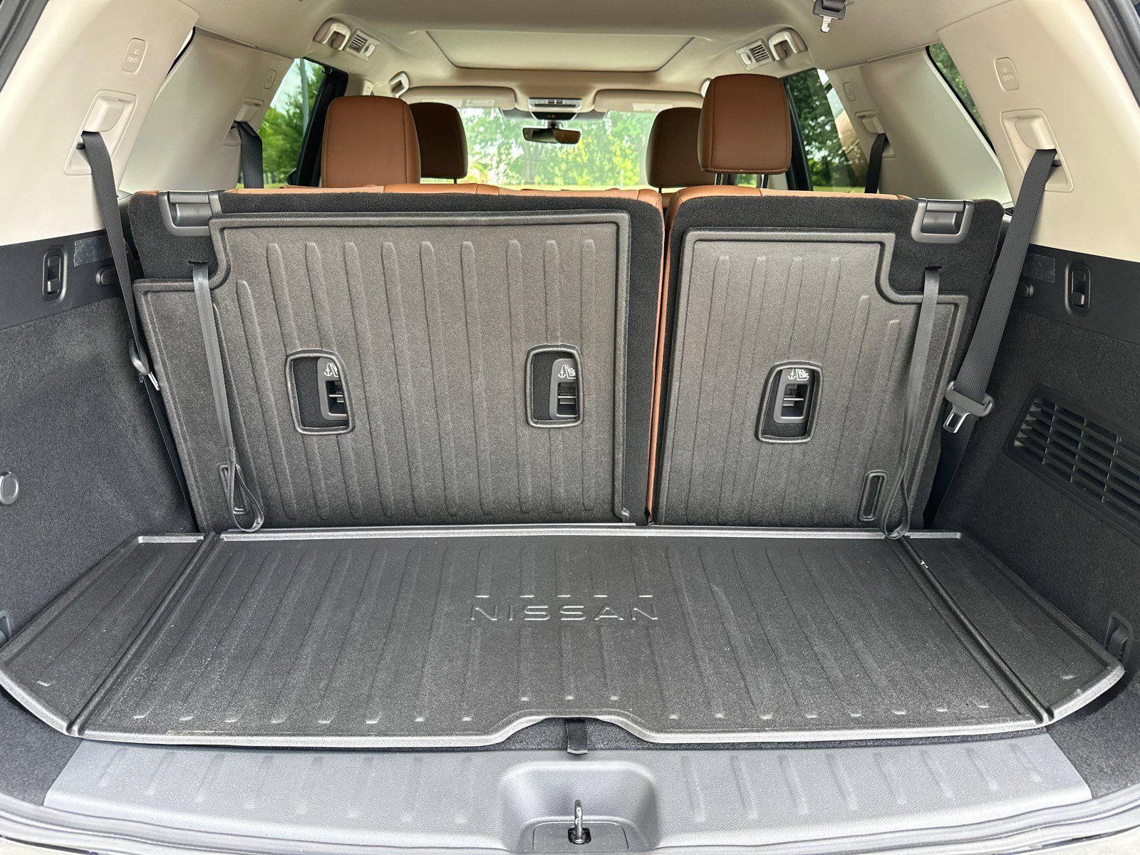 New 2026 Nissan Pathfinder Platinum FWD image 17