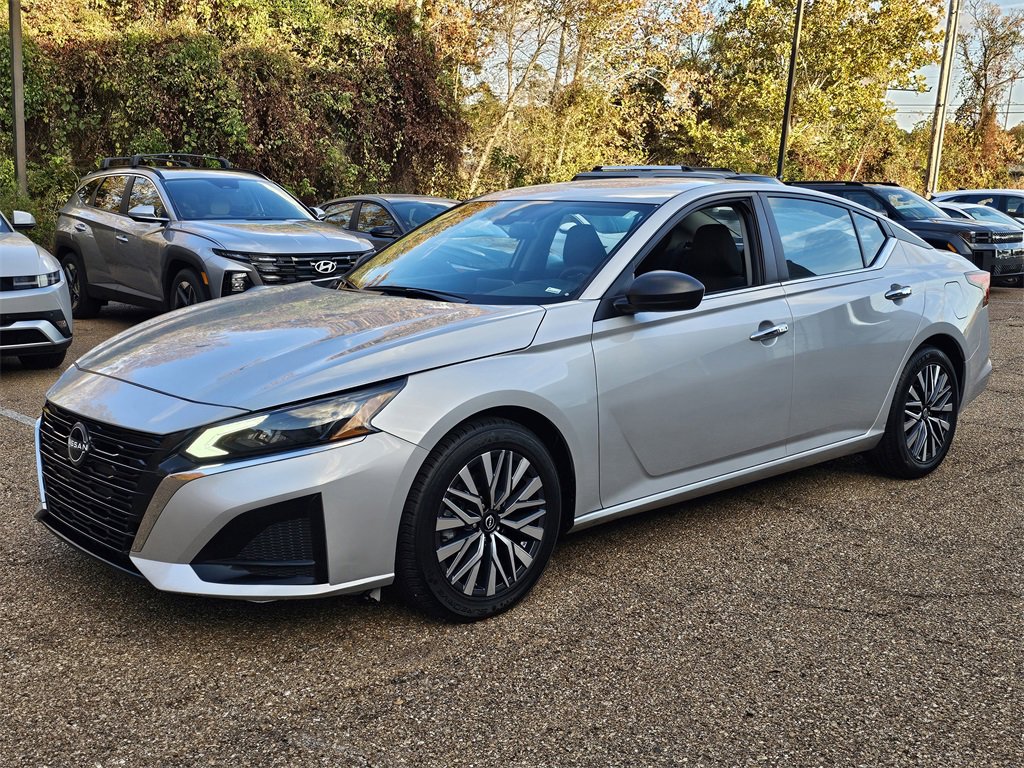 Used 2024 Nissan Altima 2.5 SV image 7