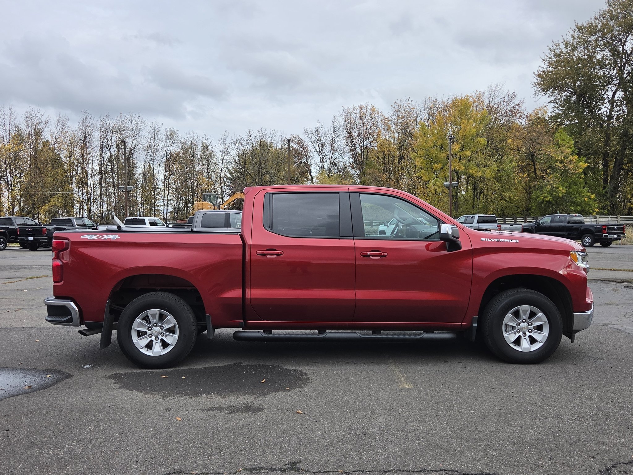 Used 2023 Chevrolet Silverado 1500 LT AWD/4WD image 12
