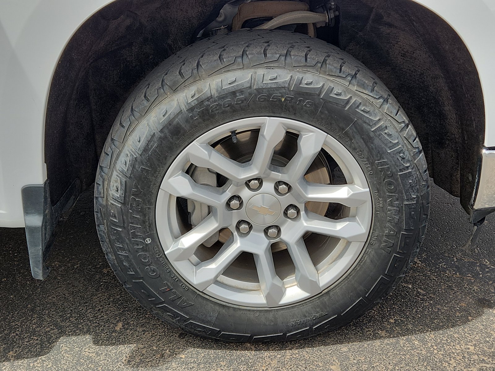 Used 2023 Chevrolet Silverado 1500 LT AWD/4WD image 7