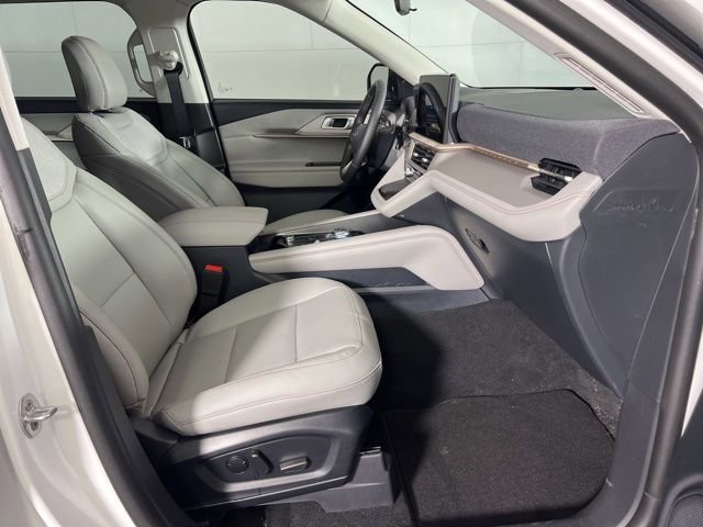 New 2026 Ford Explorer Active AWD/4WD image 12