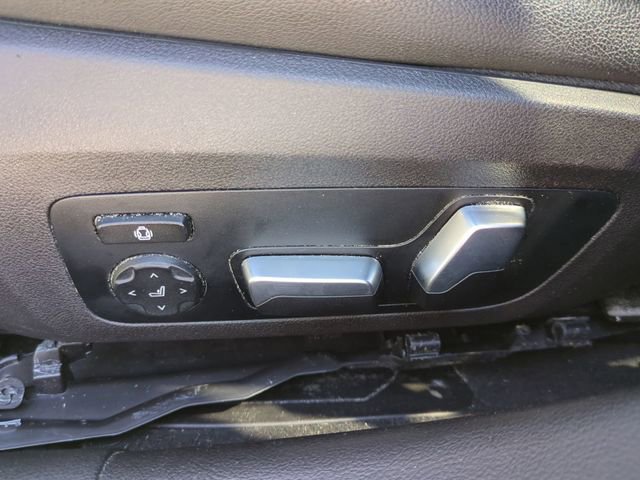 Used 2020 BMW 330i Sedan w/ Convenience Package image 20