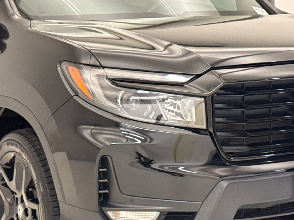 Certified 2024 Honda Passport Black Edition image 5