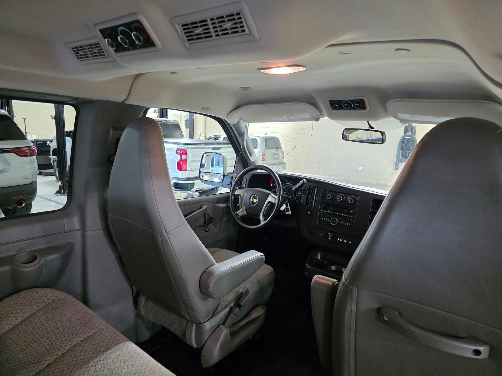 Used 2018 Chevrolet Express 2500 LS w/ Driver Convenience Package image 20