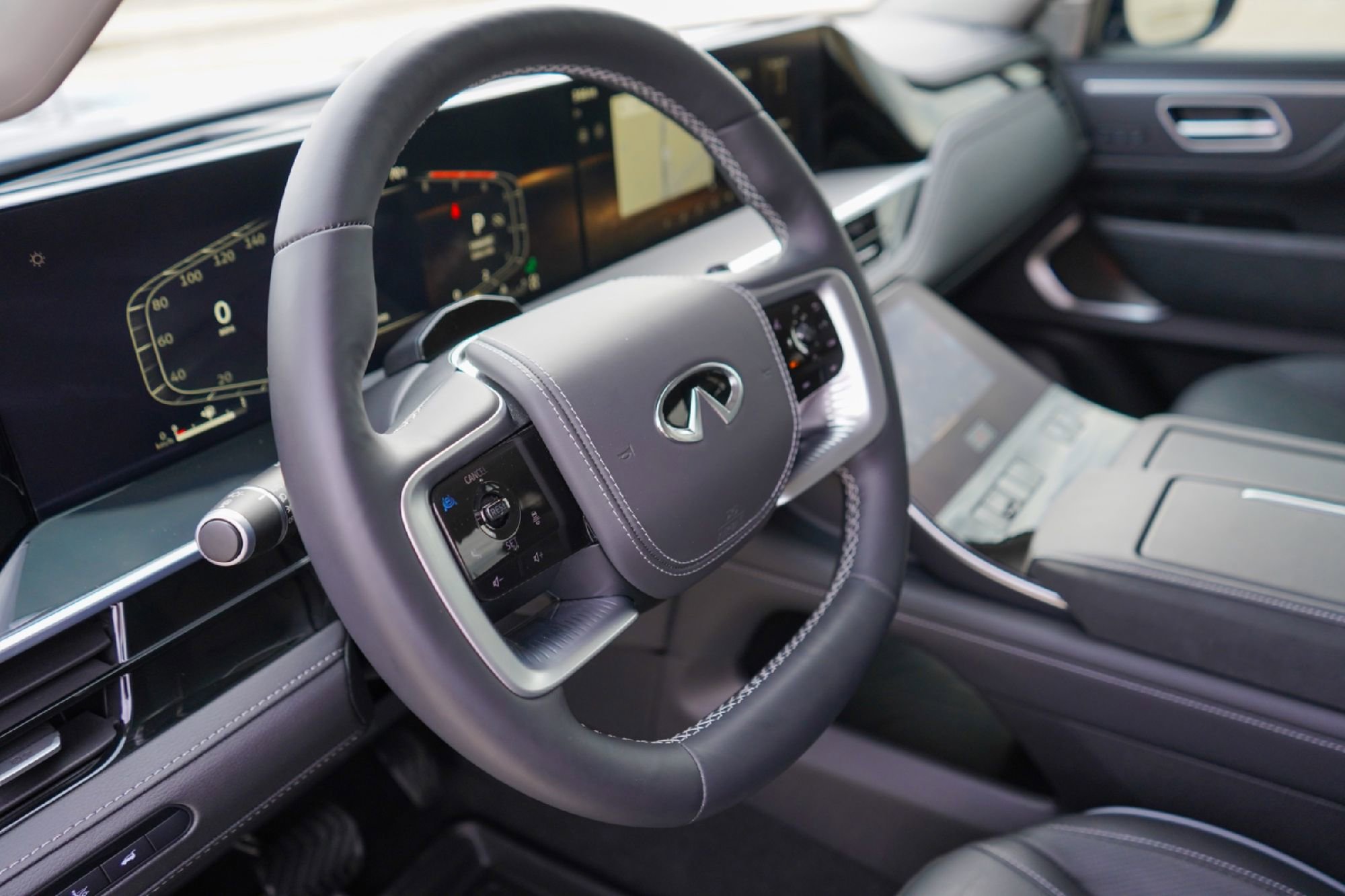 Used 2025 INFINITI QX80 Sensory w/ Exterior Package AWD/4WD image 7