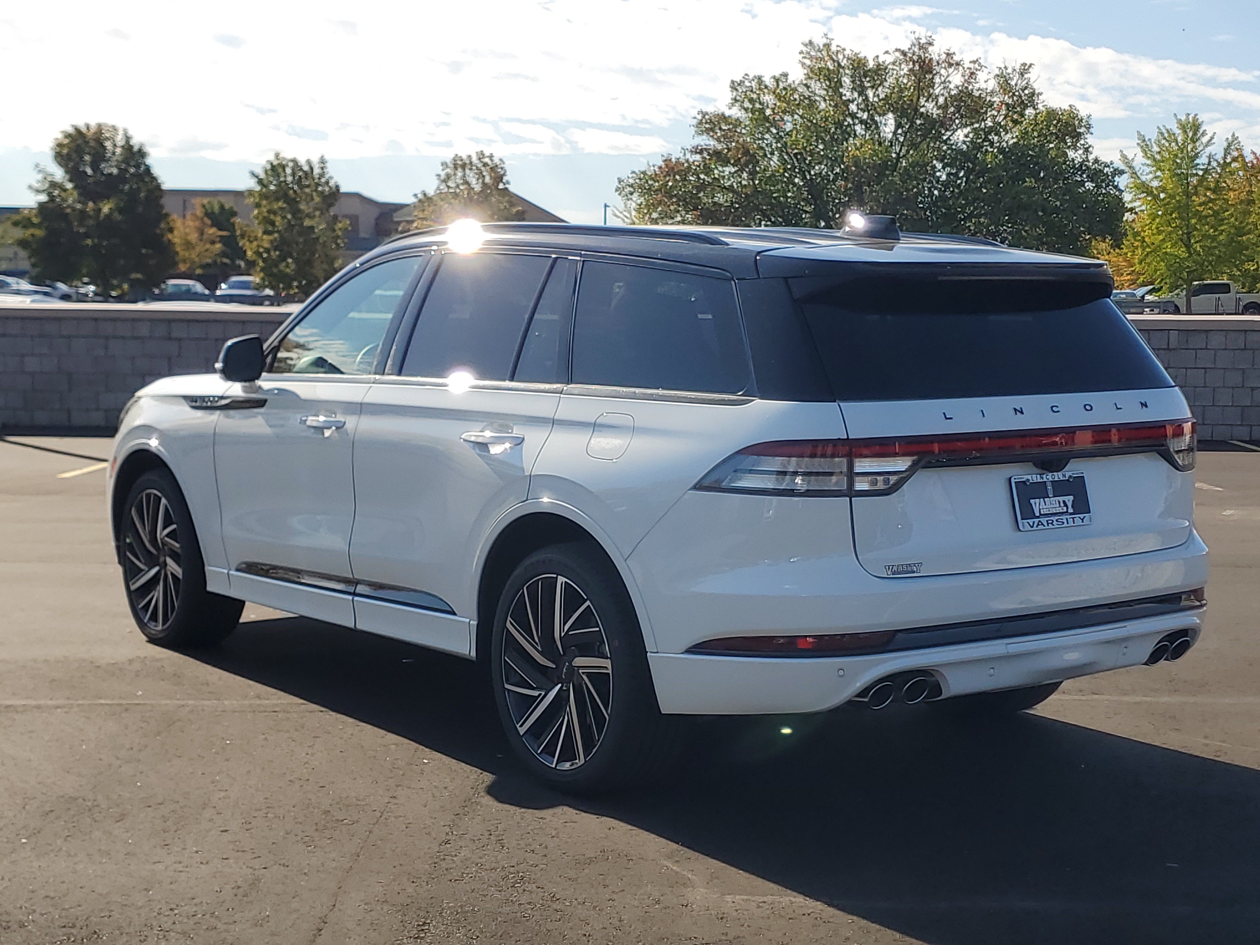 New 2027 Lincoln Aviator Black Label w/ Black Label Special Edition AWD/4WD image 3