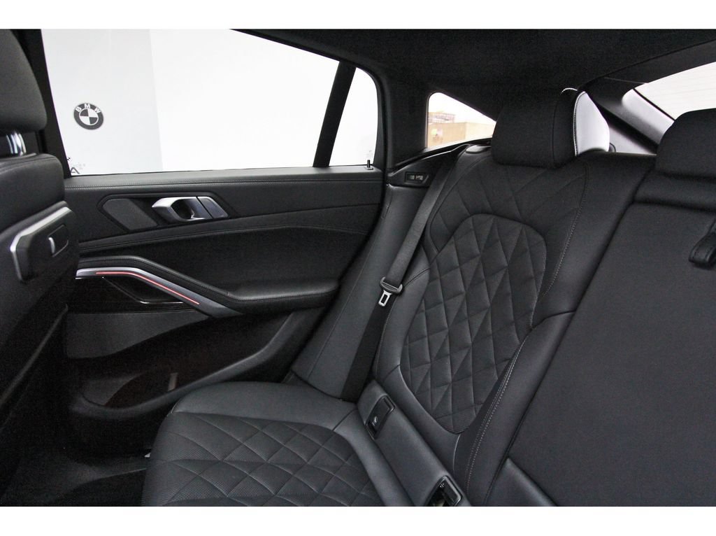 Used 2024 BMW X6 xDrive40i w/ Premium Package AWD/4WD image 11