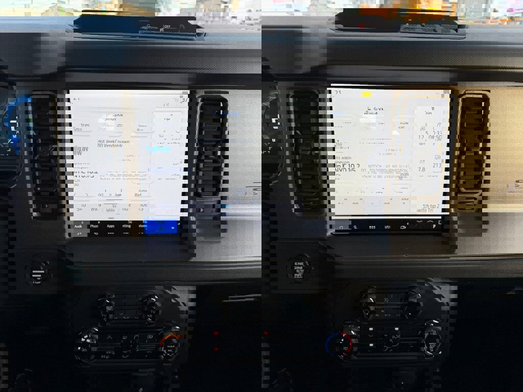 New 2025 Ford Bronco 4-Door image 17