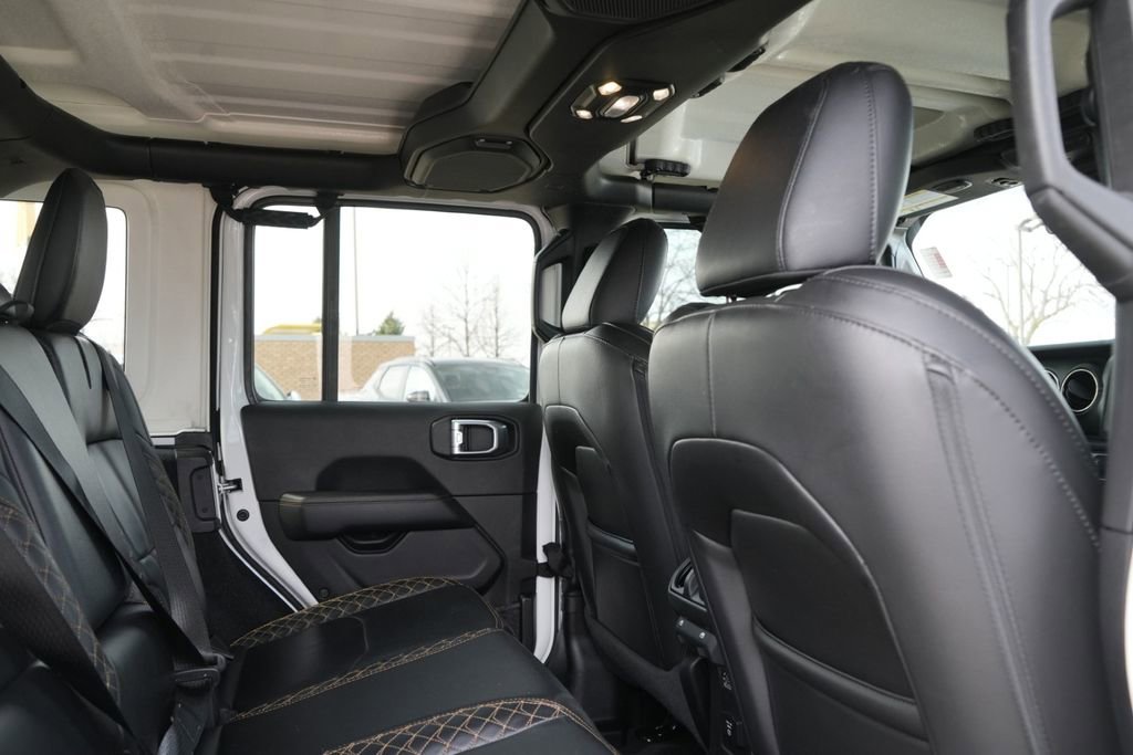 Used 2023 Jeep Wrangler Unlimited Sahara image 15