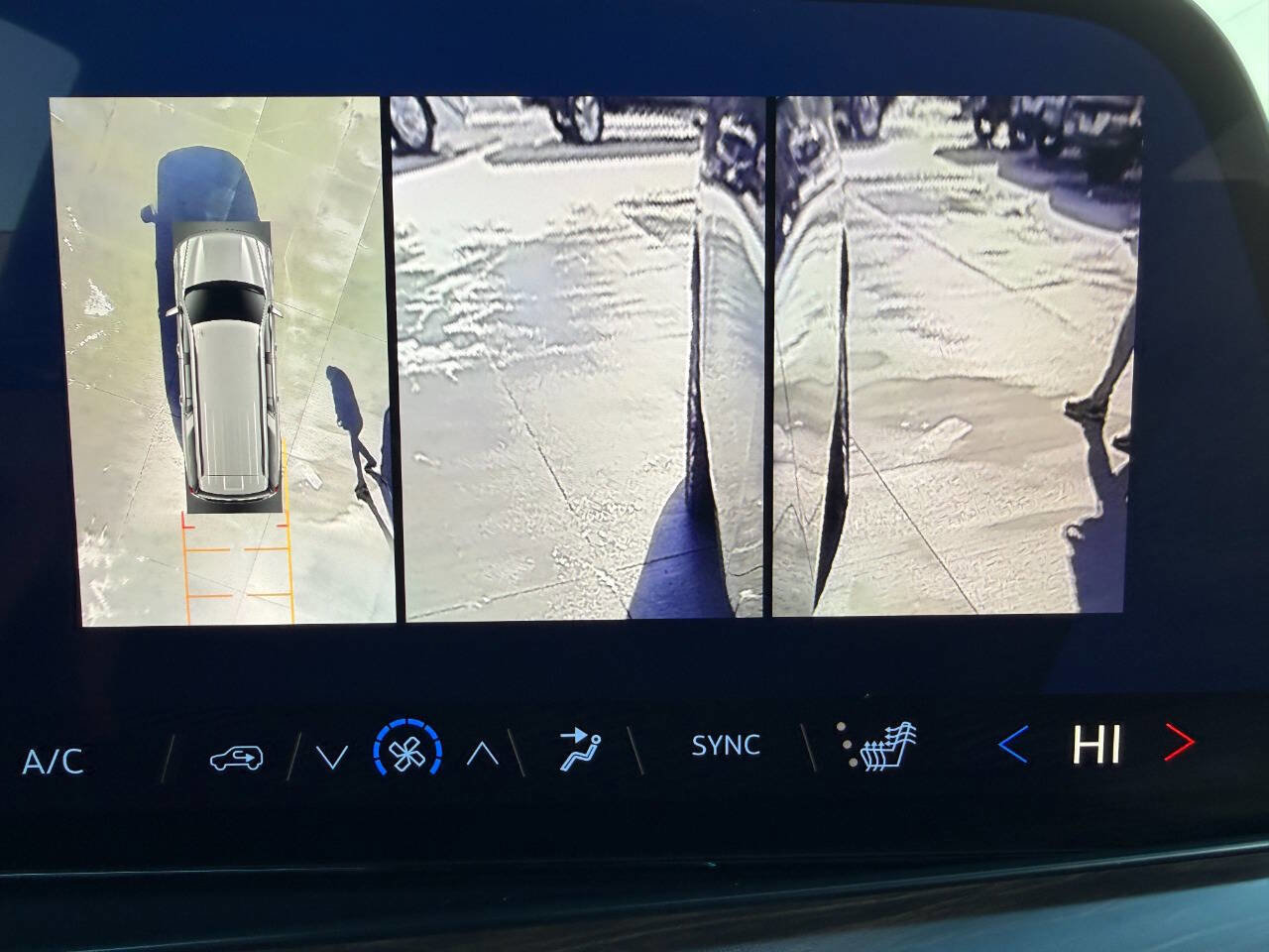 Used 2025 Chevrolet Suburban Z71 image 42