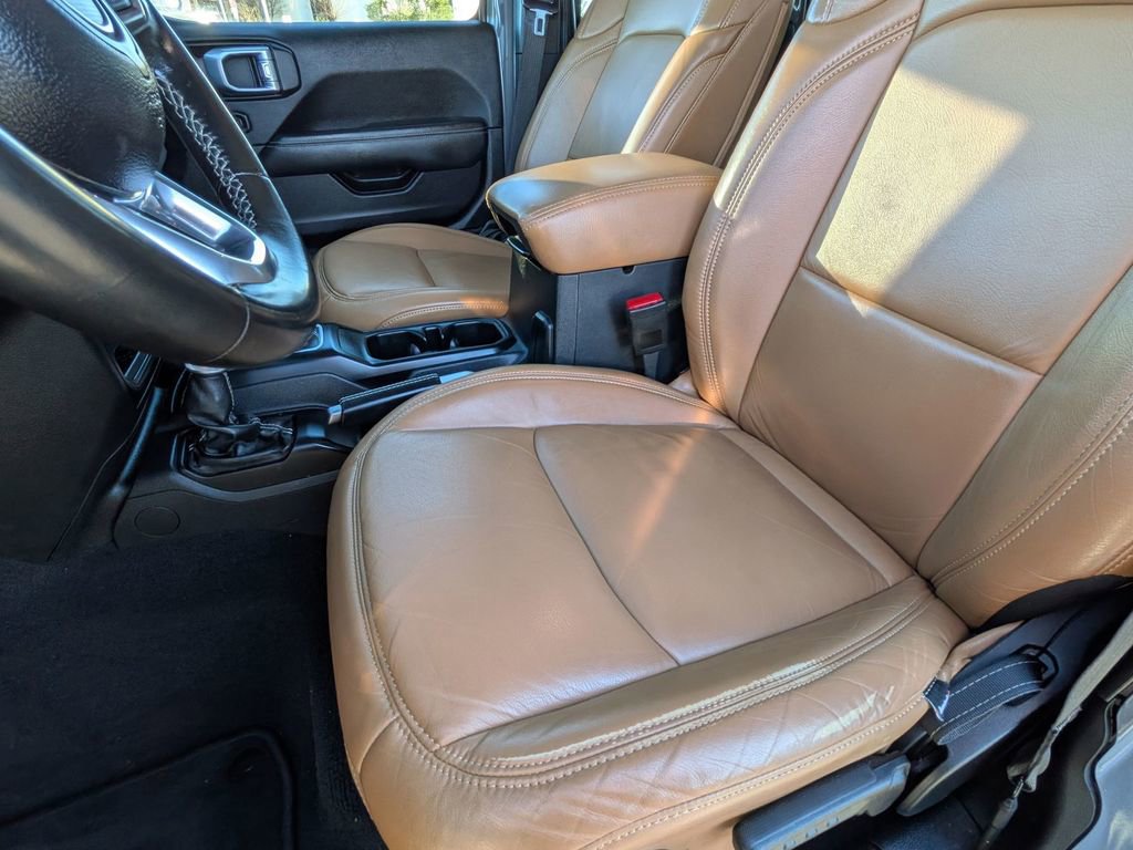 Used 2022 Jeep Wrangler Unlimited Sahara image 13