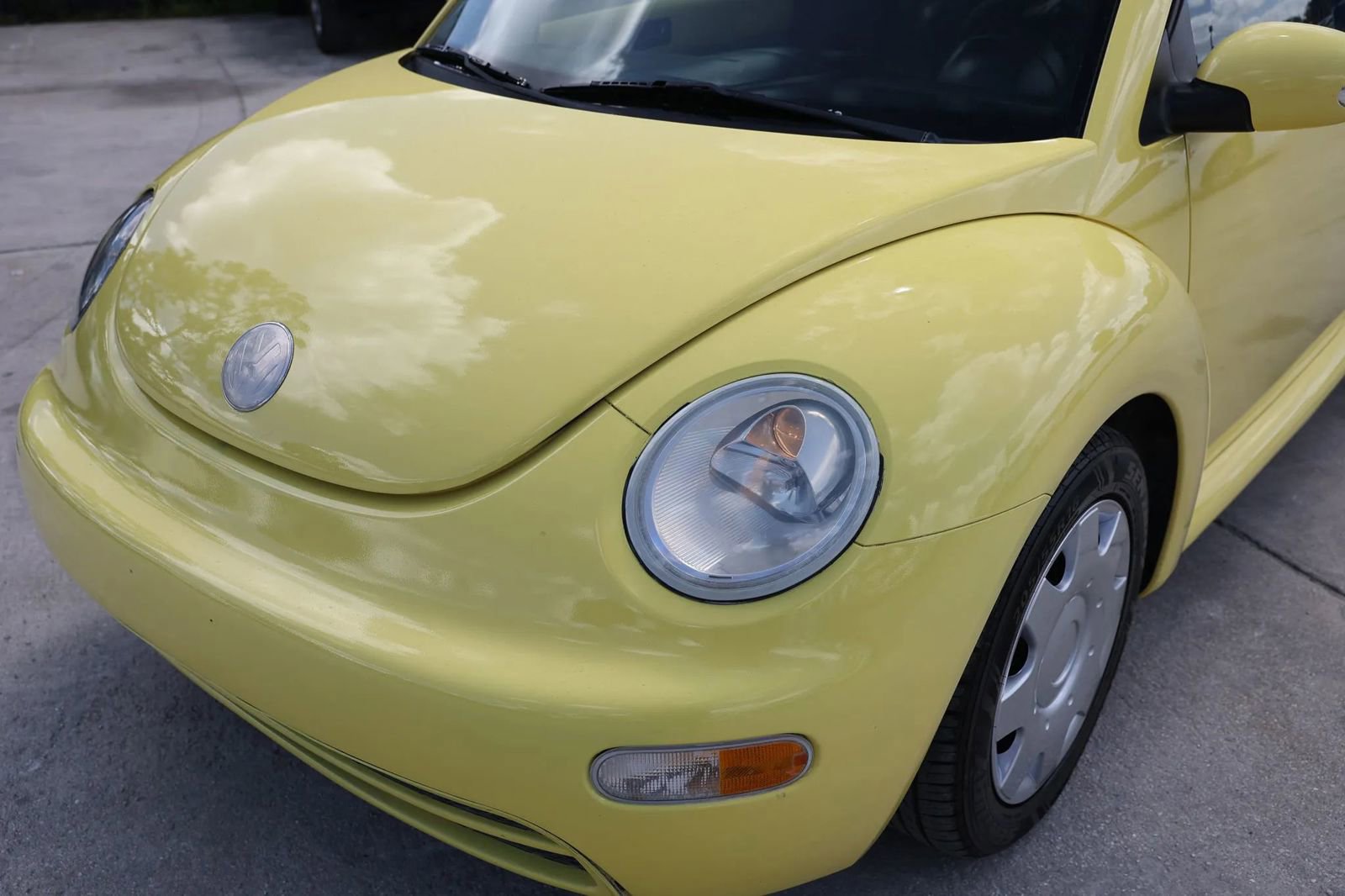 Used 2005 Volkswagen Beetle GL image 24