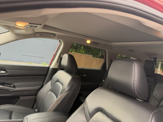 Used 2024 Nissan Pathfinder SL w/ SL Premium Package FWD image 14