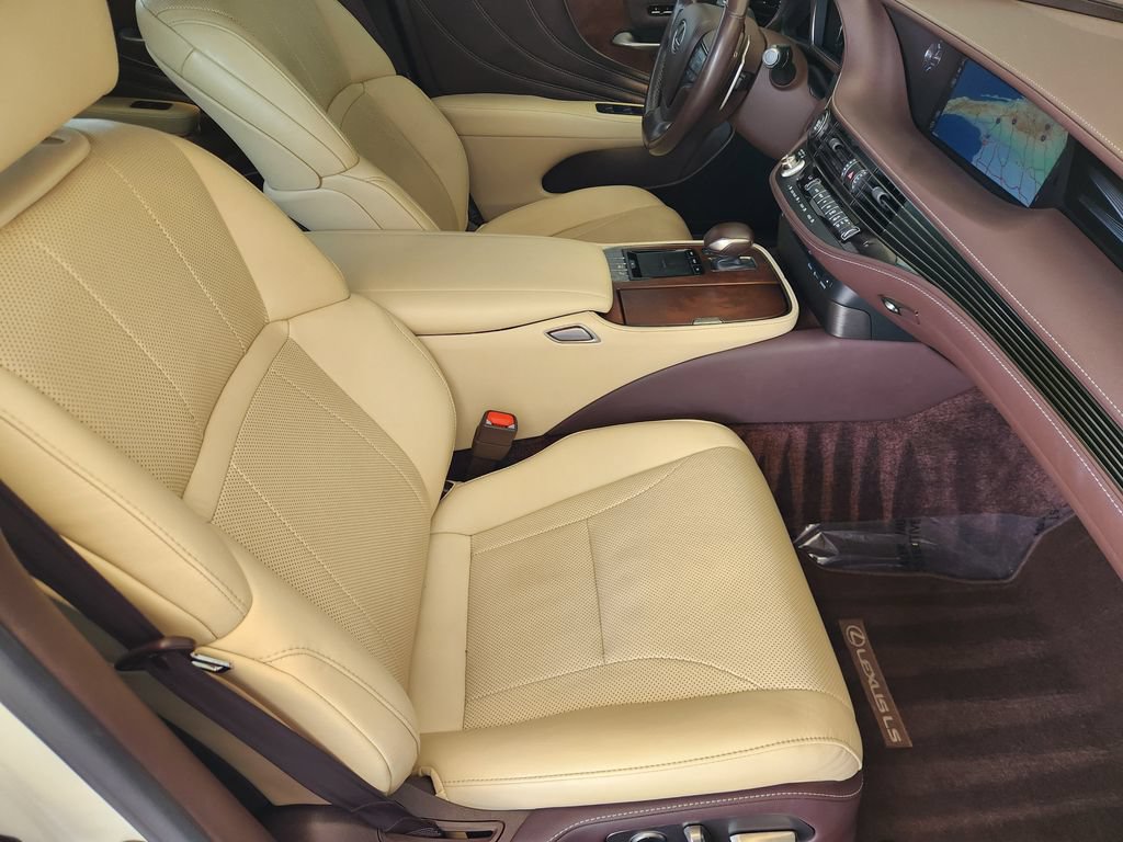 Used 2020 Lexus LS 500 w/ Accessory Package (Z1) RWD image 14