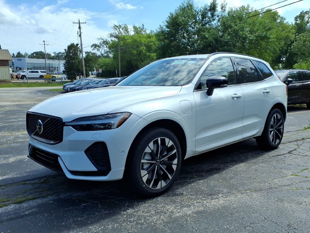 New 2026 Volvo XC60 T8 Plus w/ Climate Package AWD/4WD image 1