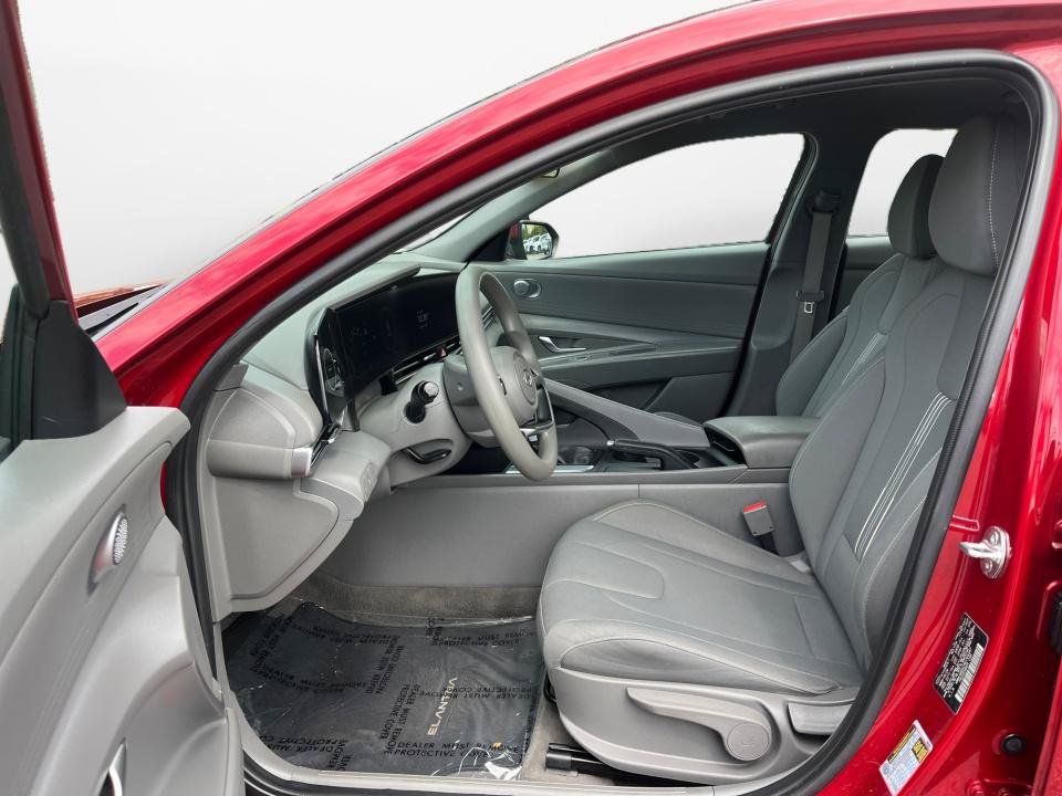 Used 2024 Hyundai Elantra SEL FWD image 11