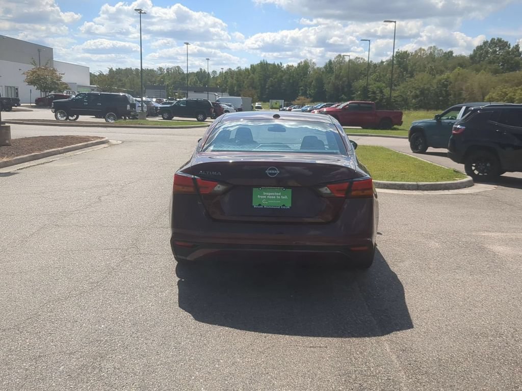 Used 2025 Nissan Altima 2.5 SV FWD image 4