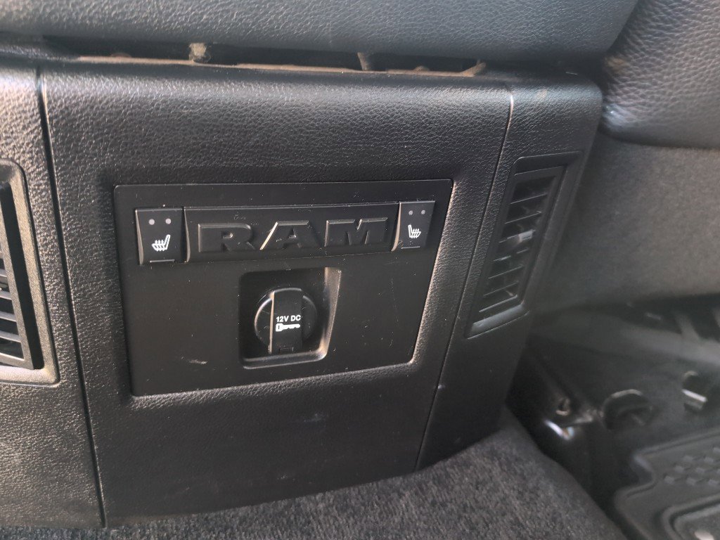 Used 2015 RAM 1500 Limited image 21