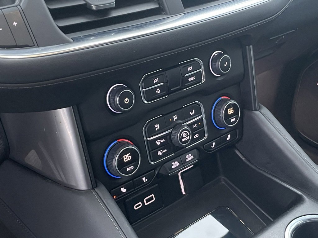 Used 2023 Chevrolet Suburban Z71 w/ Luxury Package image 18